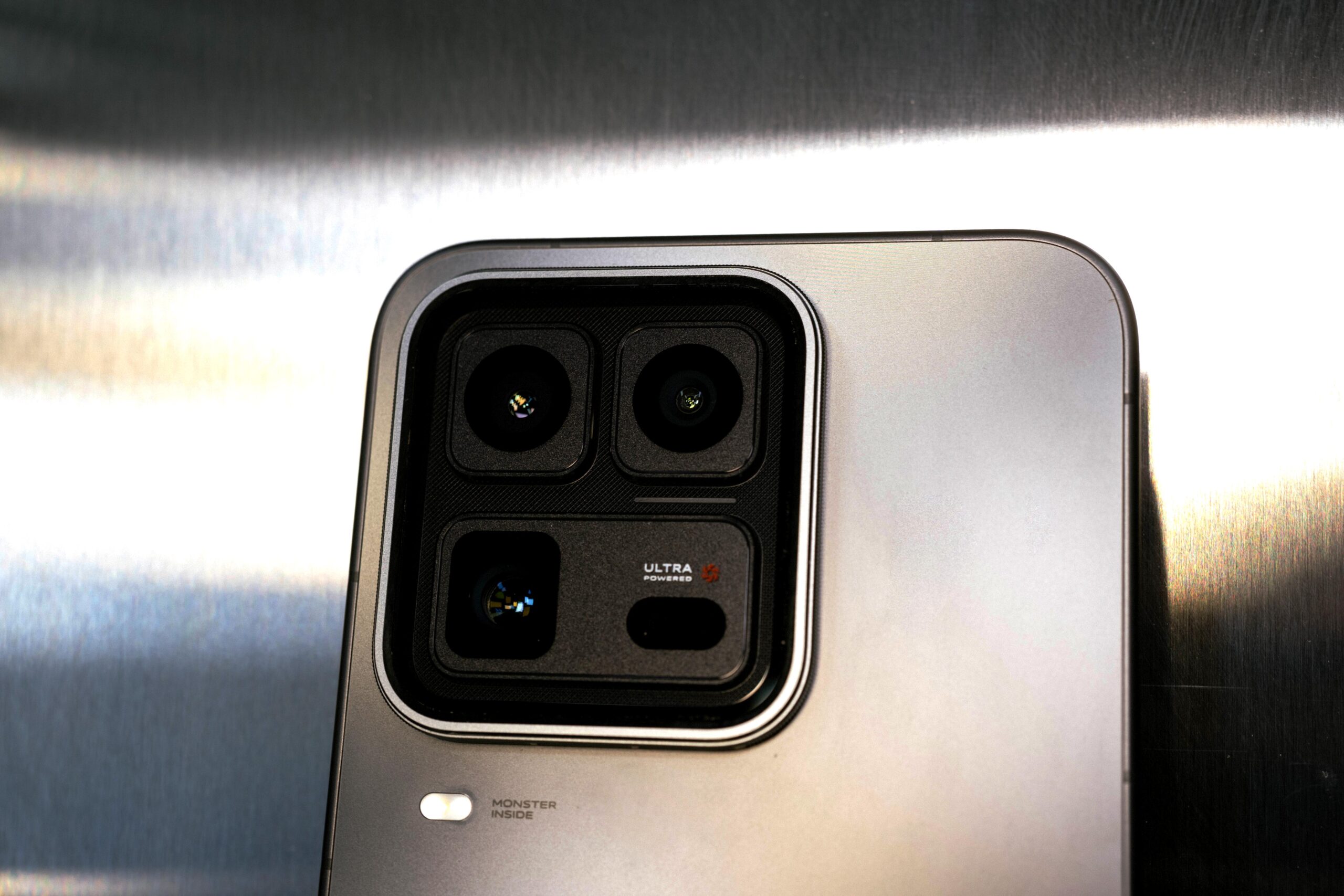 iQOO 15 Ultra体验：性能王者傲然登顶，iQOO 15 Ultra来了！-锋巢网