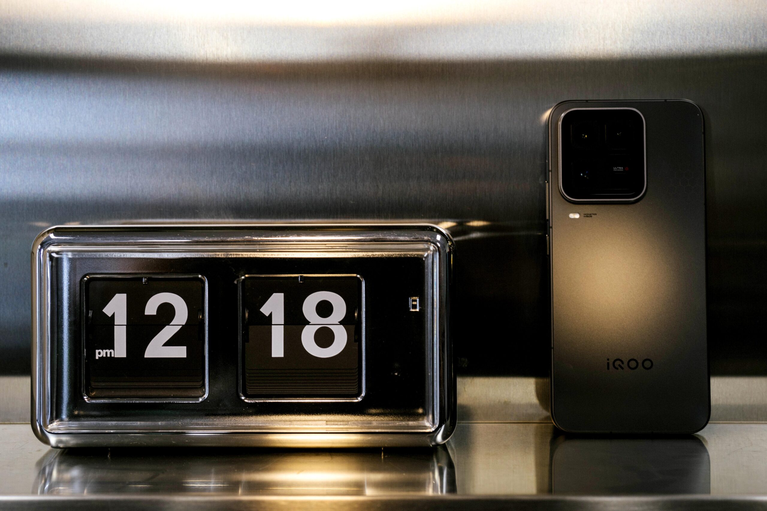 iQOO 15 Ultra体验：性能王者傲然登顶，iQOO 15 Ultra来了！-锋巢网