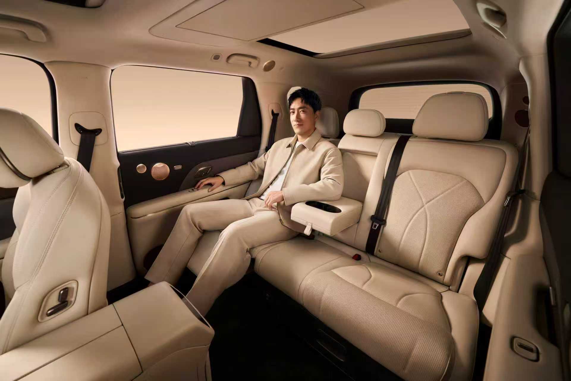 24.98萬元起，智己LS8震撼上市！30萬內(nèi)唯一線控轉(zhuǎn)向，旗艦大滿配！-鋒巢網(wǎng)